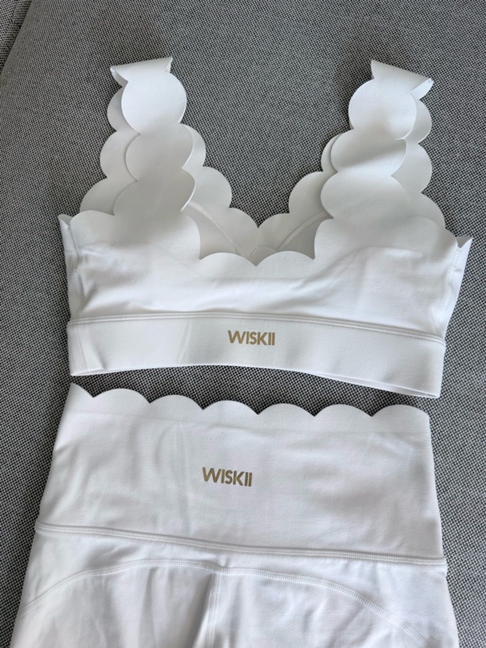 WISKII White Top+Shorts Set Size M